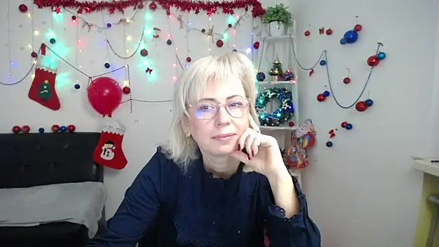 LaurenWishy online show from 12-14-25, 05:57