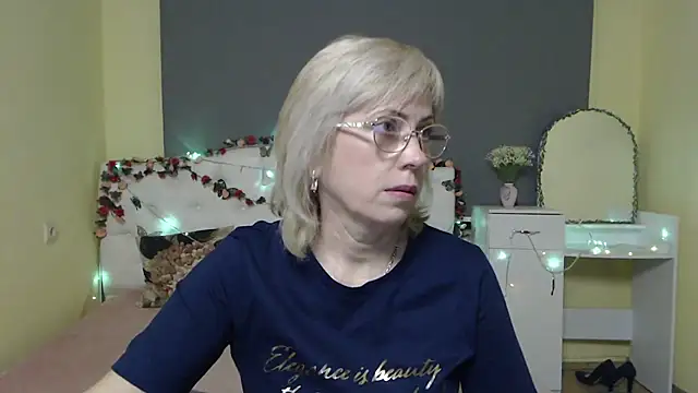 LaurenWishy online show from 03-29-26, 05:18