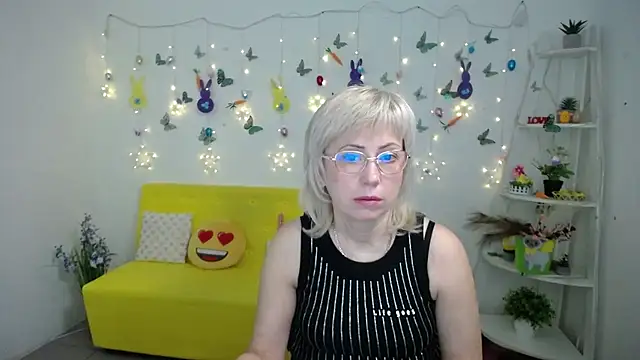 LaurenWishy online show from 04-08-26, 05:18