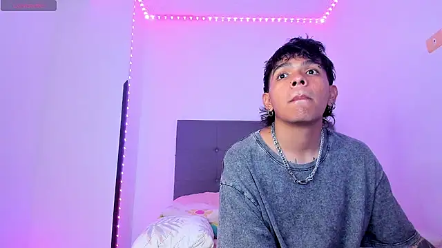 Snapshot of tessa__evans chatting on 02-06-26, 12:48 tessa evans online show from 02-06-26, 12:48