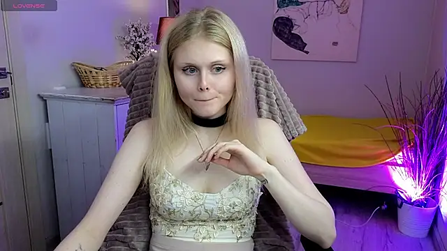 AnoraAmore online show from 12-04-25, 06:01