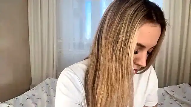 LuciaShadwell online show from 12-01-25, 04:17