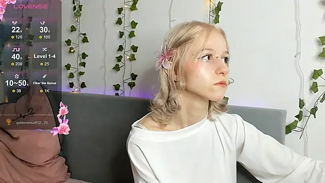 Snapshot of Annyme0w chatting on 11-30-25, 04:38 Annyme0w online show from 11-30-25, 04:38