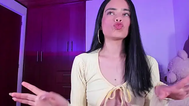 BelleVaal online show from 11-25-25, 03:39