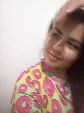 Snapshot of mamacalientica chatting on 11-19-25, 05:18 mamacalientica online show from 11-19-25, 05:18