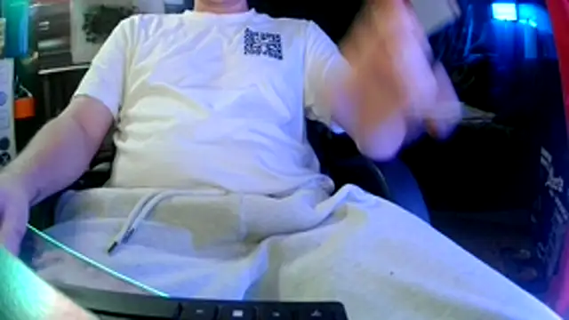 Bowerboi online show from 12-22-25, 02:30