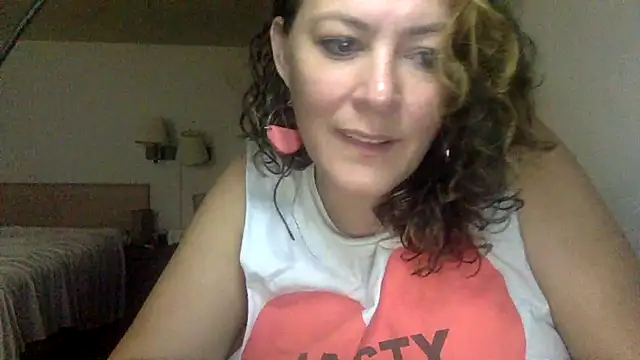 whitecream88 online show from 11-30-25, 03:27