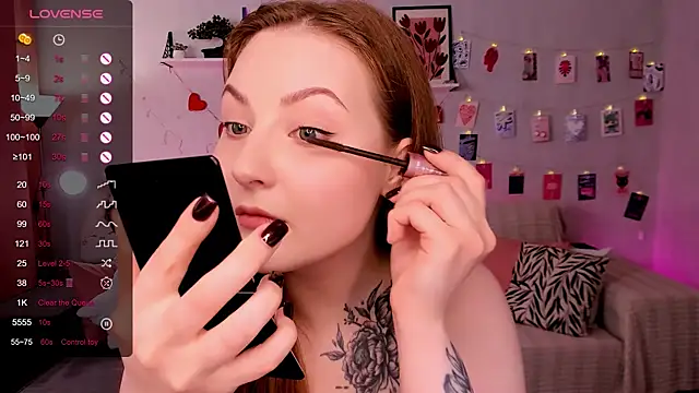Snapshot of velvet_cherry_ chatting on 04-30-26, 08:53 velvet cherry online show from 04-30-26, 08:53