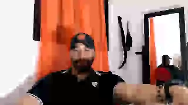 Snapshot of musclehetero chatting on 06-18-26, 10:41 musclehetero online show from 06-18-26, 10:41
