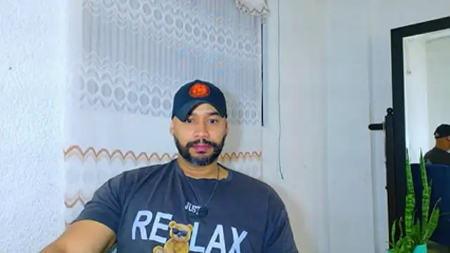 Snapshot of musclehetero chatting on 07-04-26, 11:16 musclehetero online show from 07-04-26, 11:16