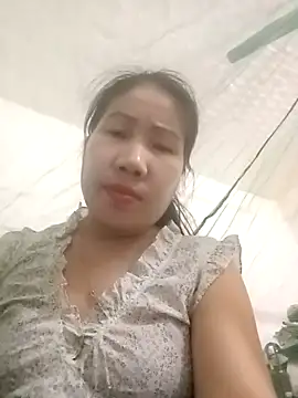 Snapshot of Reema_143 chatting on 11-26-25, 02:40 Reema 143 online show from 11-26-25, 02:40