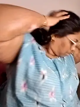 Riya-mallus online show from 12-01-25, 06:40