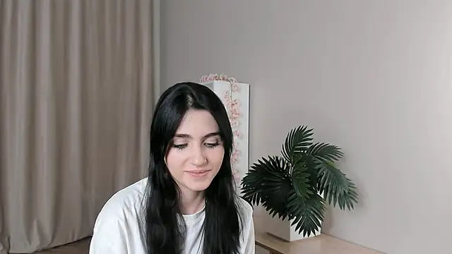 Snapshot of MonaChim chatting on 11-27-25, 02:08 MonaChim online show from 11-27-25, 02:08