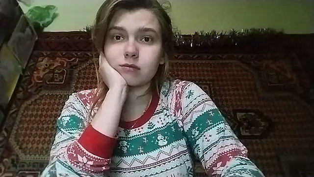 Snapshot of KikiBang chatting on 12-20-25, 08:43 KikiBang online show from 12-20-25, 08:43