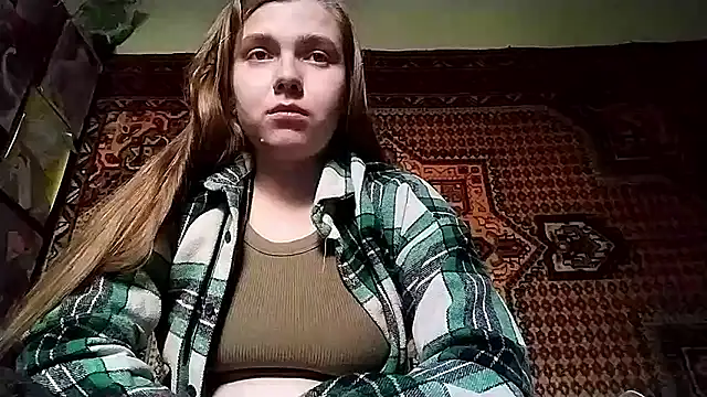 Snapshot of KikiBang chatting on 01-10-26, 09:33 KikiBang online show from 01-10-26, 09:33