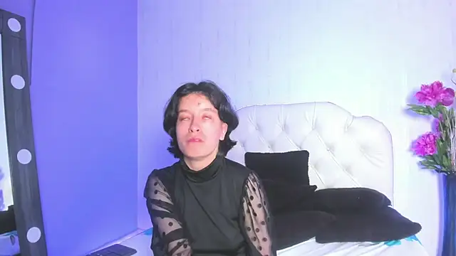 Snapshot of CoralAndOcean_ chatting on 12-18-25, 09:43 CoralAndOcean online show from 12-18-25, 09:43