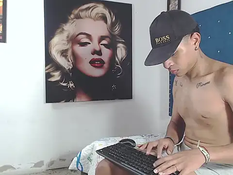 Snapshot of crissex3 chatting on 03-21-26, 12:21 crissex3 online show from 03-21-26, 12:21