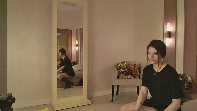 LilyLevine online show from 12-05-25, 06:33