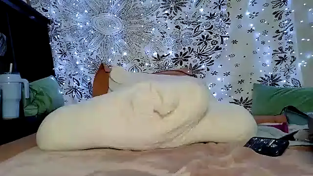 Snapshot of sareberr420 chatting on 05-10-26, 12:32 sareberr420 online show from 05-10-26, 12:32