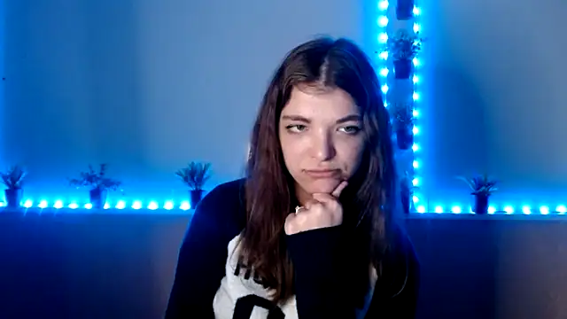 Sweeet Emilyy online show from 11-26-25, 02:40