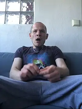 Spielzeugtwink online show from 07-10-26, 02:52