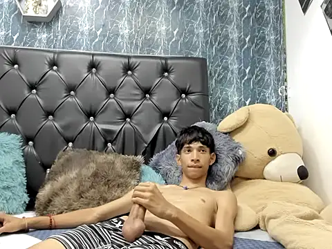 cruzitojpx18 online show from 11-28-25, 07:33