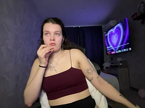 Teresa Yung online show from 11-22-25, 08:35