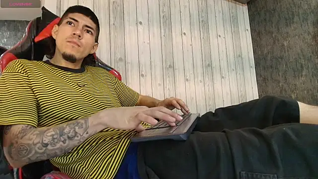 yeikoox online show from 11-27-25, 02:02