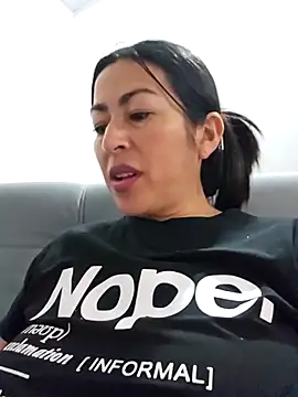 JustSamantha  online show from 12-14-25, 09:41