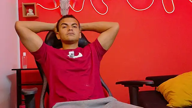 Snapshot of Niko_Hala chatting on 11-27-25, 07:05 Niko Hala online show from 11-27-25, 07:05