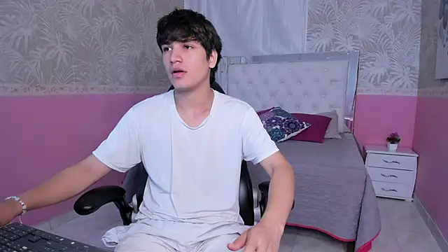 Snapshot of JakeSummer_ chatting on 11-27-25, 01:13 JakeSummer online show from 11-27-25, 01:13