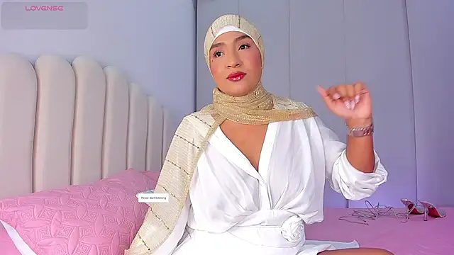 Amira-Zahra online show from 06-16-26, 10:45