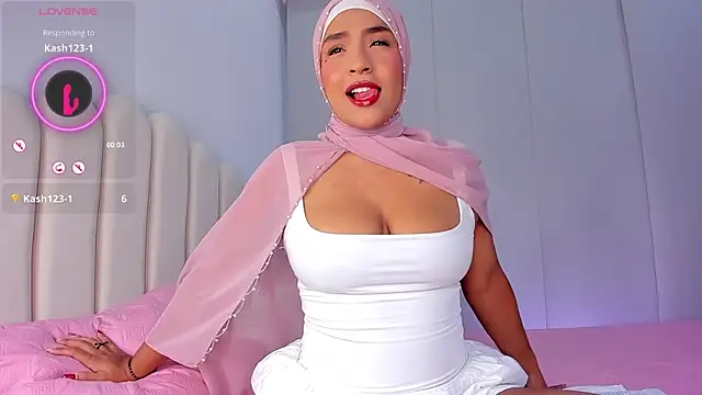 Amira-Zahra online show from 07-13-26, 10:12