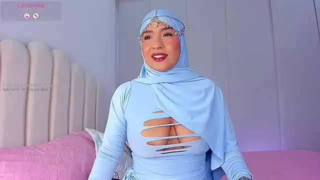 Amira-Zahra online show from 07-14-26, 10:04