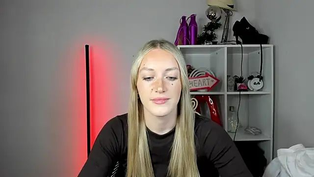 EvelynBlond online show from 06-02-26, 12:40