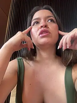 Little  Danni1 online show from 01-17-26, 09:40