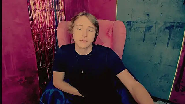 DonaldWoon online show from 12-17-25, 06:58