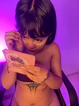 Snapshot of ZARA_EF_ chatting on 11-22-25, 04:00 ZARA EF online show from 11-22-25, 04:00