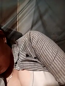 Snapshot of Jelly-squirt chatting on 05-02-26, 05:01 Jelly-squirt online show from 05-02-26, 05:01