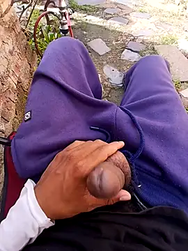 Eezxxx online show from 04-15-26, 06:53