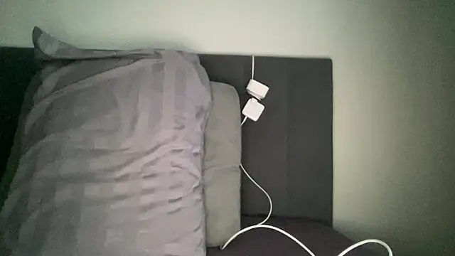 alisa kitcat online show from 12-14-25, 09:47