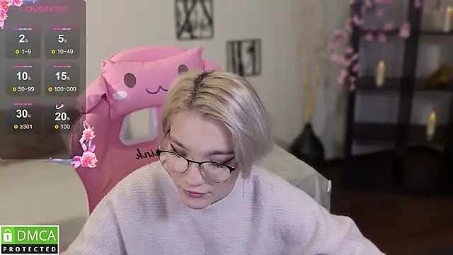 Megan Lora online show from 11-22-25, 01:15