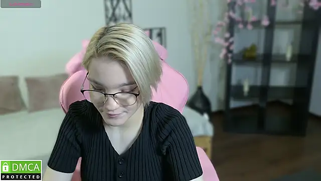 Megan Lora online show from 12-01-25, 08:19