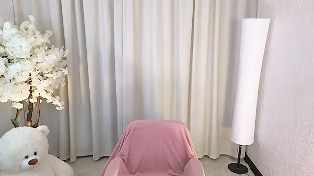 ImiMonroe online show from 12-19-25, 11:17