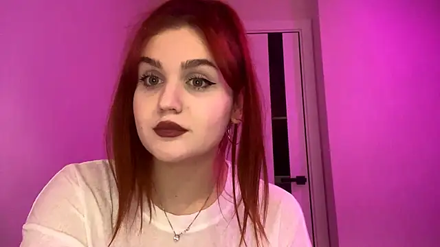 Red Ava online show from 11-25-25, 06:41