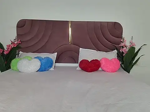 Snapshot of Husan-e-Jasmine chatting on 02-16-26, 07:32 Husan-e-Jasmine online show from 02-16-26, 07:32