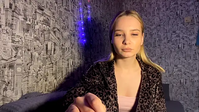 Snapshot of SophieLorein chatting on 11-27-25, 10:06 SophieLorein online show from 11-27-25, 10:06