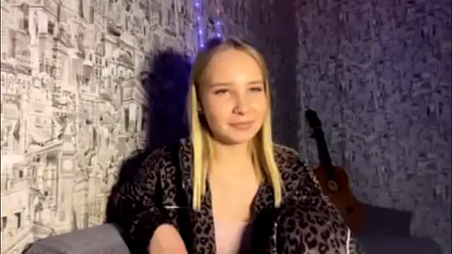 Snapshot of SophieLorein chatting on 11-28-25, 09:56 SophieLorein online show from 11-28-25, 09:56