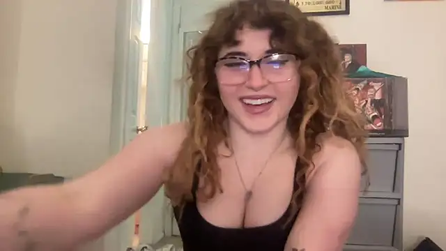 ariapeachy online show from 12-01-25, 05:45