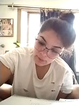 Snapshot of YouladyVidal chatting on 11-24-25, 04:40 YouladyVidal online show from 11-24-25, 04:40